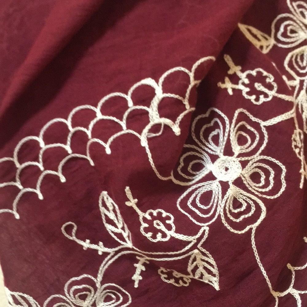 Scarf Embroidered  - Picture 4 of 7